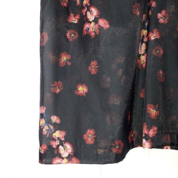 A new day floral black, red sheer sleevele… - Picture 4 of 8